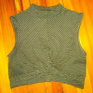 Crop Tee w/ Twist - Black/Dark Grey Stripes